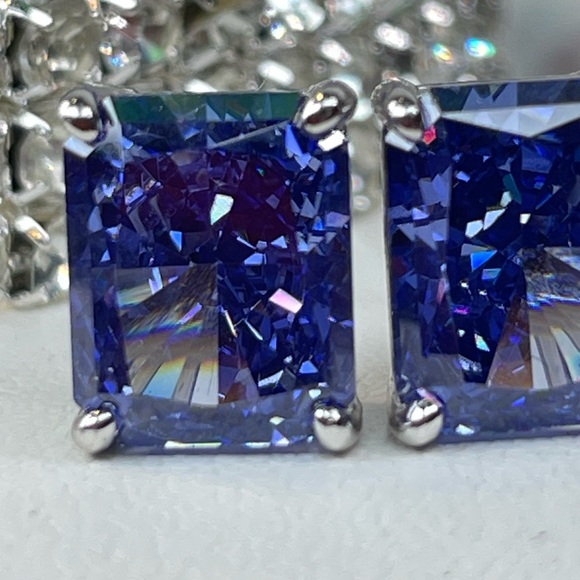 7.58 CARAT TANZANITE Silver 925 Earrings. Earth mined in Tanzania - Picture 6 of 17